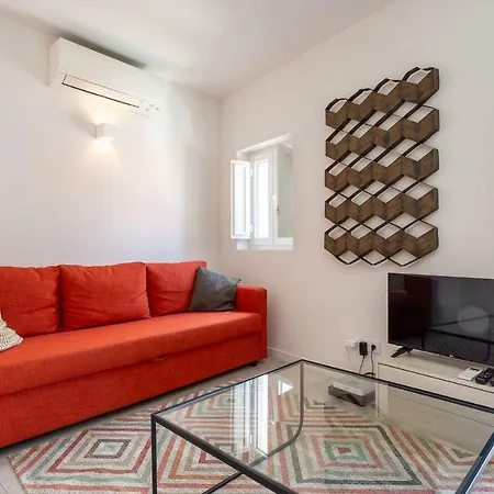 Tram 28 Duplex
